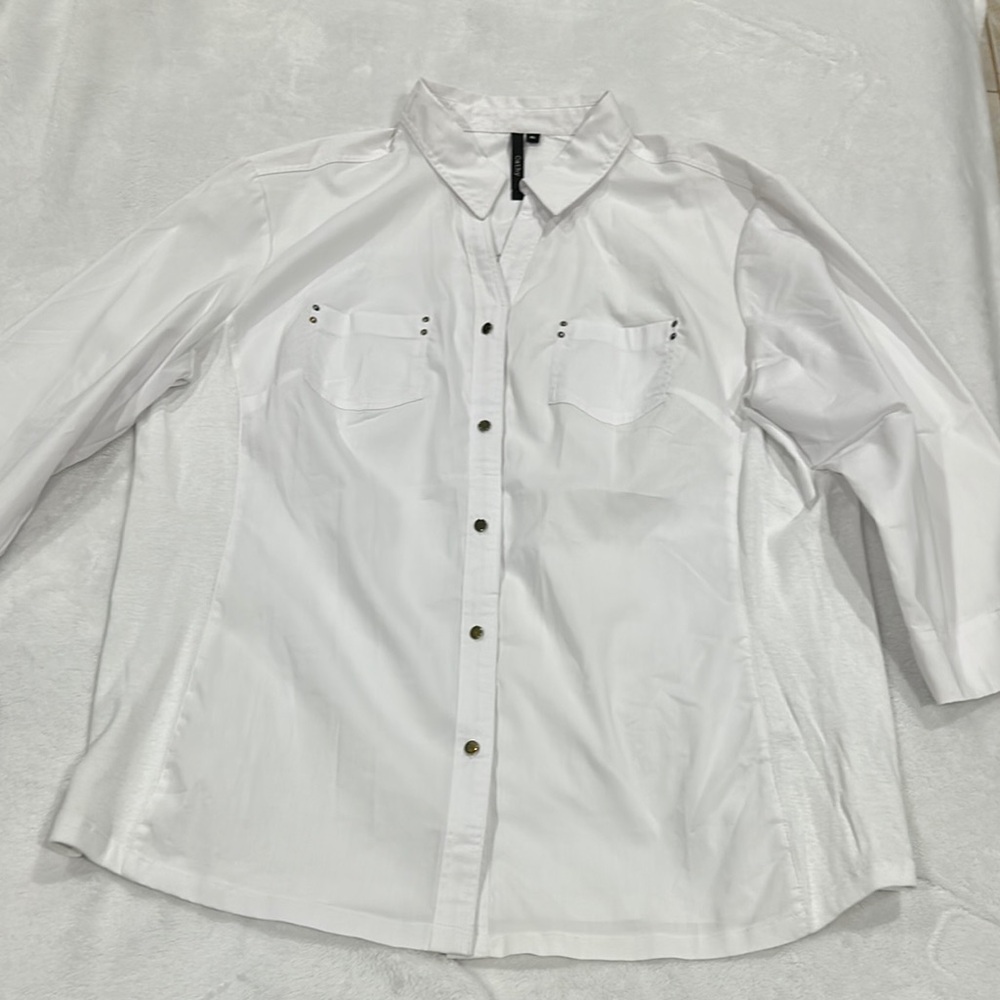 WHITE WOMENS BLOUSE SIZE XL